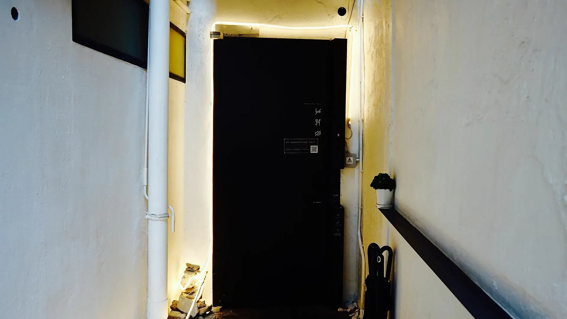 ** Capsule hotel Sleeep Hkg Gough St Hotel Hong Kong China